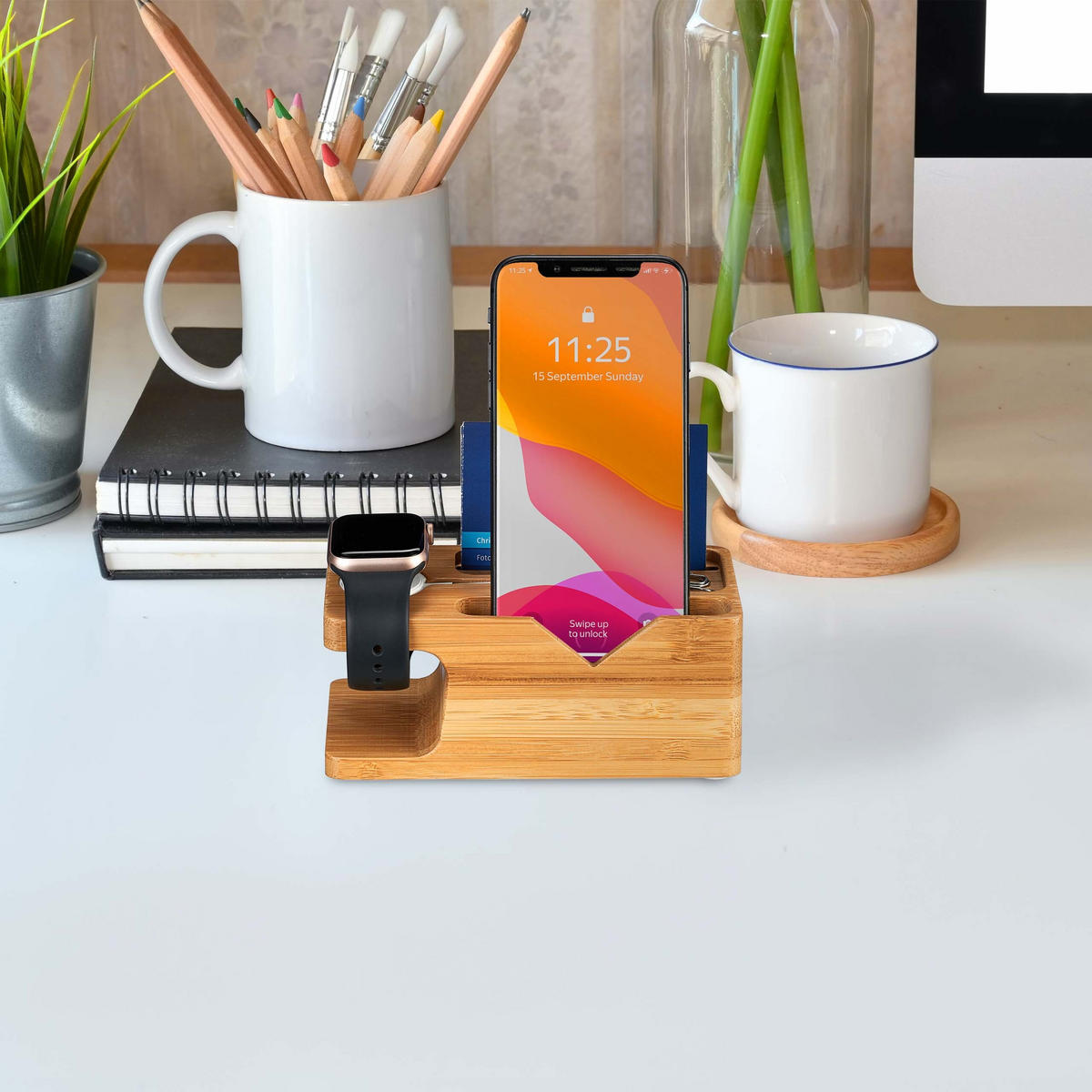 LADDSTATION natur bambu för smartphone och smartwatch 6x14x6,5 cm - Ljusbrun, Trä (6.5/14/6cm) - Relaxdays