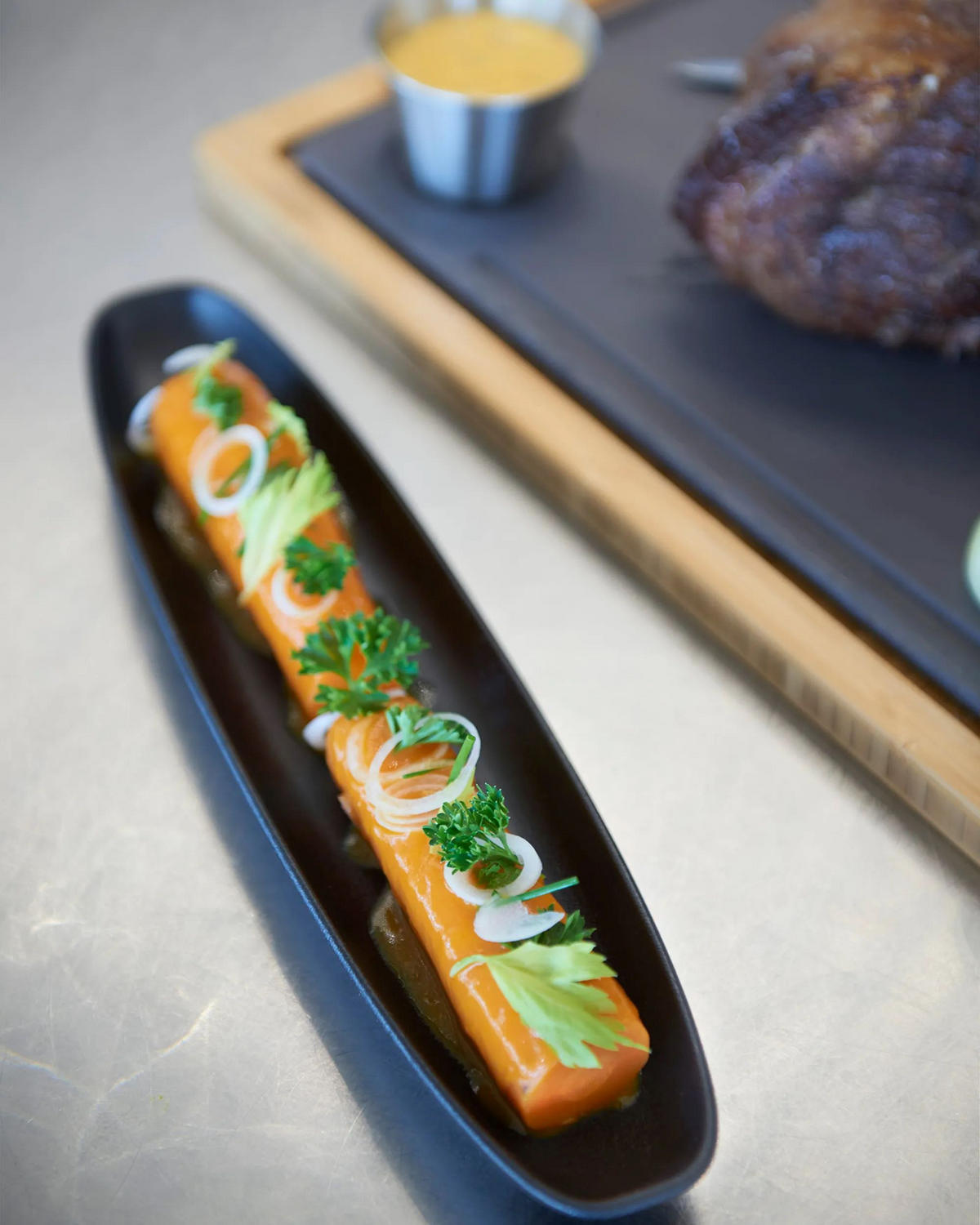 HOLZTABLETT 37,5 x 28 cm FÜR STEAKTELLER 33 x 24 cm Bambus - Braun, Keramik (37.5/28/2cm) - Revol Porcelaine France