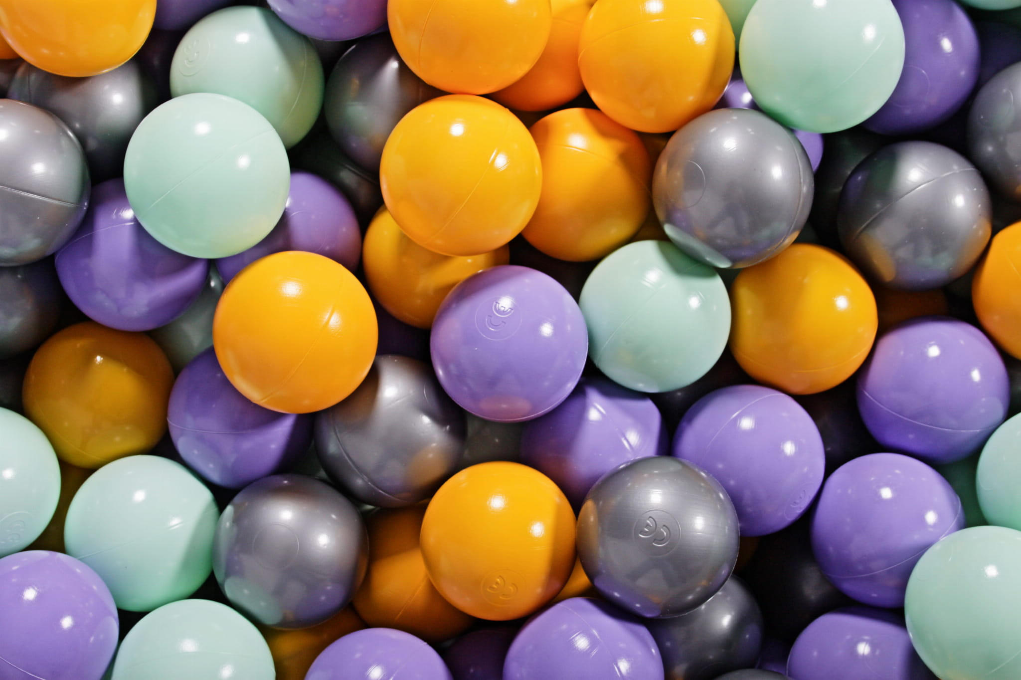 BÄLLE für Bällebad, Spielbälle, Plastikbälle für Kinder Set 300 pcs.: Violett/Gelb/Mint/Silber - Violett, Textil (7/7/7cm) - MeowBaby