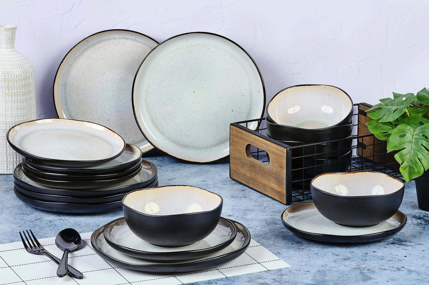 SERVICE Die Essentials Iris - 18 Teile - Elfenbeinweiß - Weiß, Keramik (1/1/1cm) - Björn