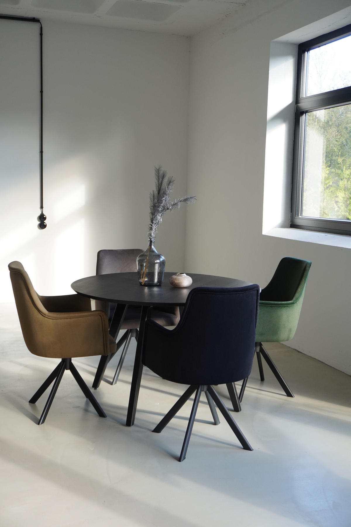 ARMLEHNENSTUHL Sello oliv mit S-Fuß drehbar - Schwarz/Olivgrün, Textil/Metall (55/90/58cm) - INKA furniture