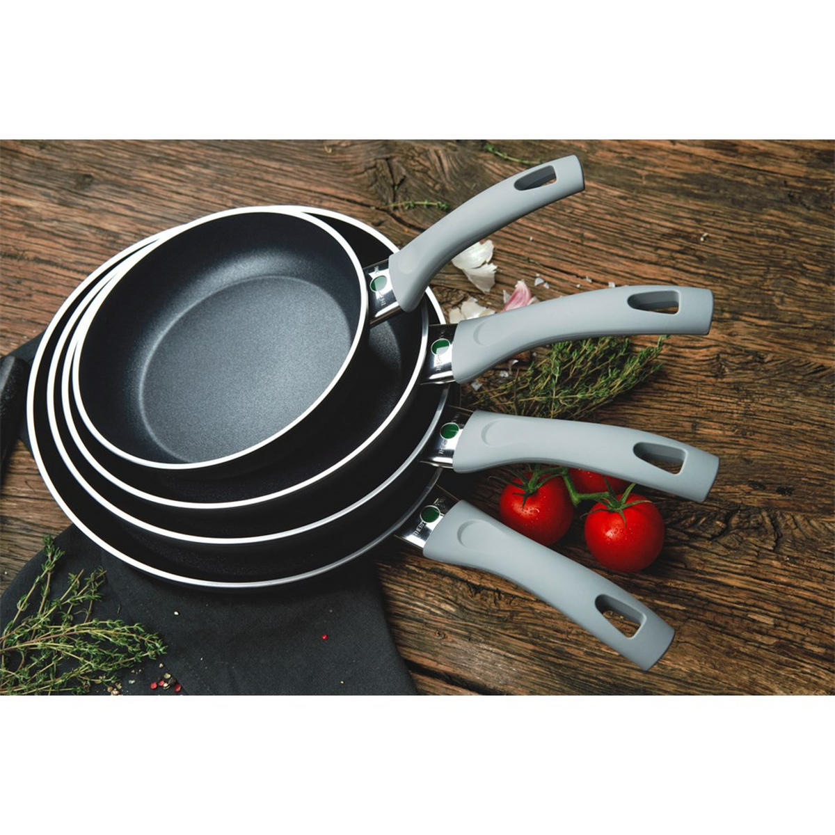 PFANNE Schwarz 35/21/8.8 cm 750030520 - Schwarz, Metall (20cm) - Ballarini
