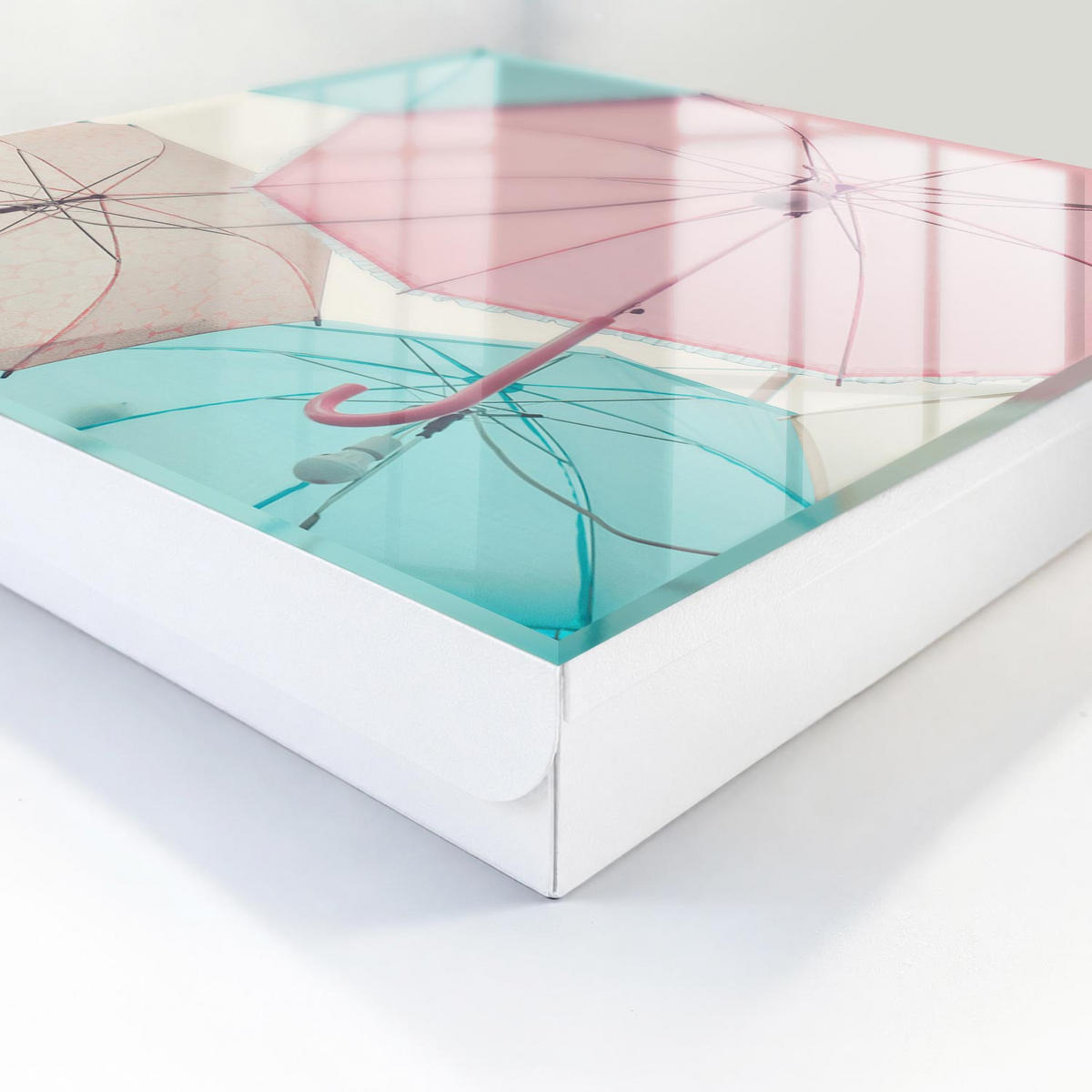 SCHLÜSSELBOX Weiß 30x30 cm – Türöffnung nach rechts - Pastellfarbene Regenschirme - Pink, Metall (30/30/5cm) - TULUP