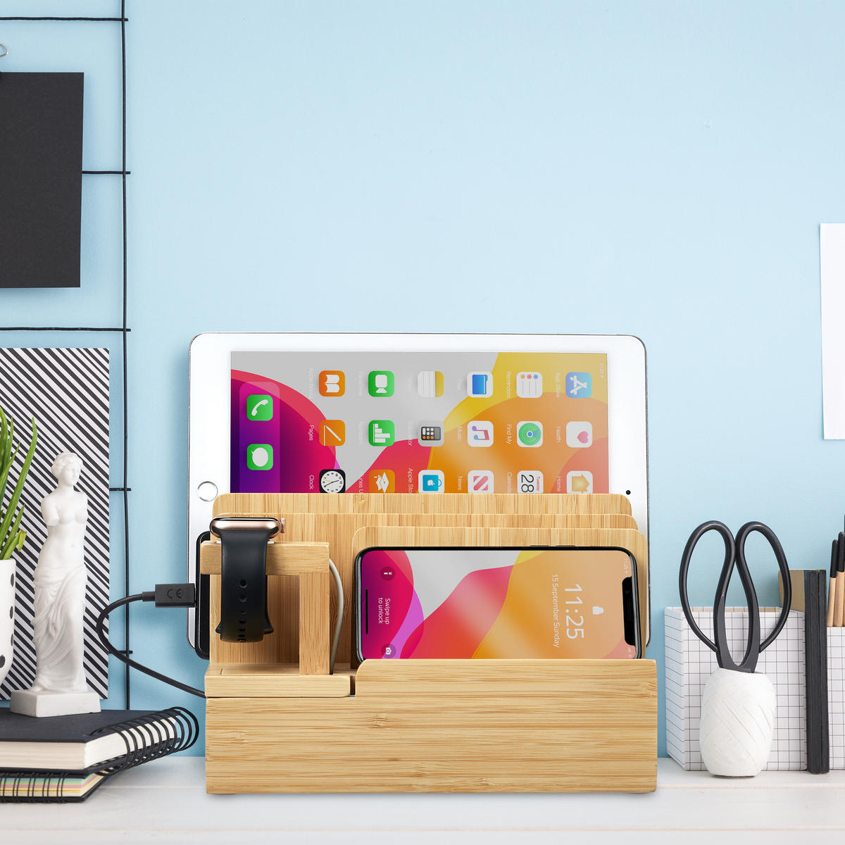 LADESTATION - Hellbraun, Holz (15/21.5/15cm) - Relaxdays