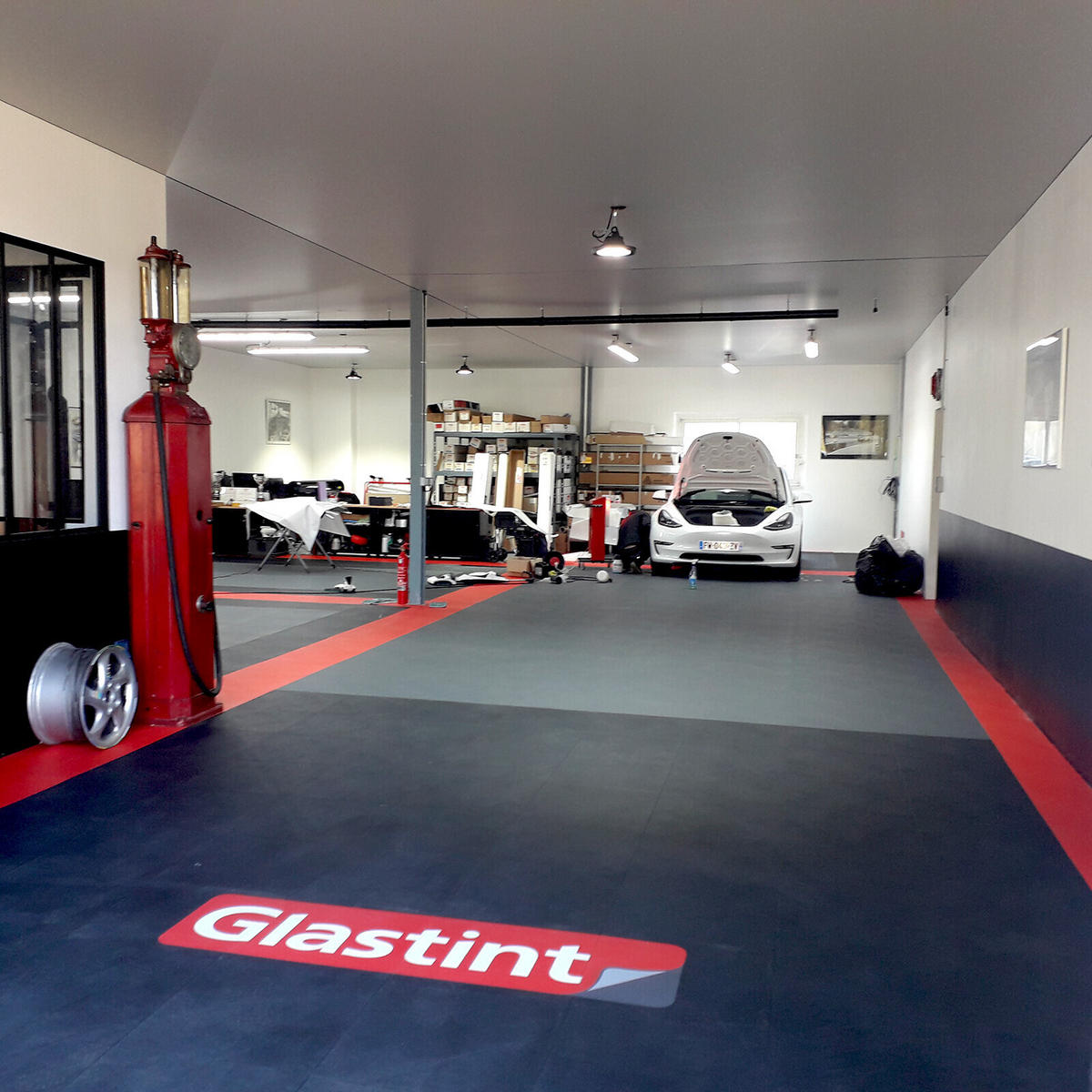 PVC-FLIESEN für Garage, Werkstatt, Sporthalle - Schwarz - Los von 1 m² - Schwarz, Kunststoff (50/50/1.1cm) - MOSAIK FLOOR