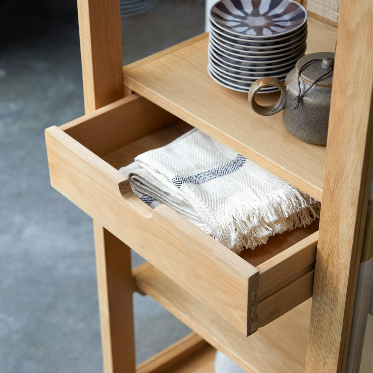 SCHRANK Adel Natur aus Eiche - Naturfarben, Holz (110/180/45cm) - Tikamoon