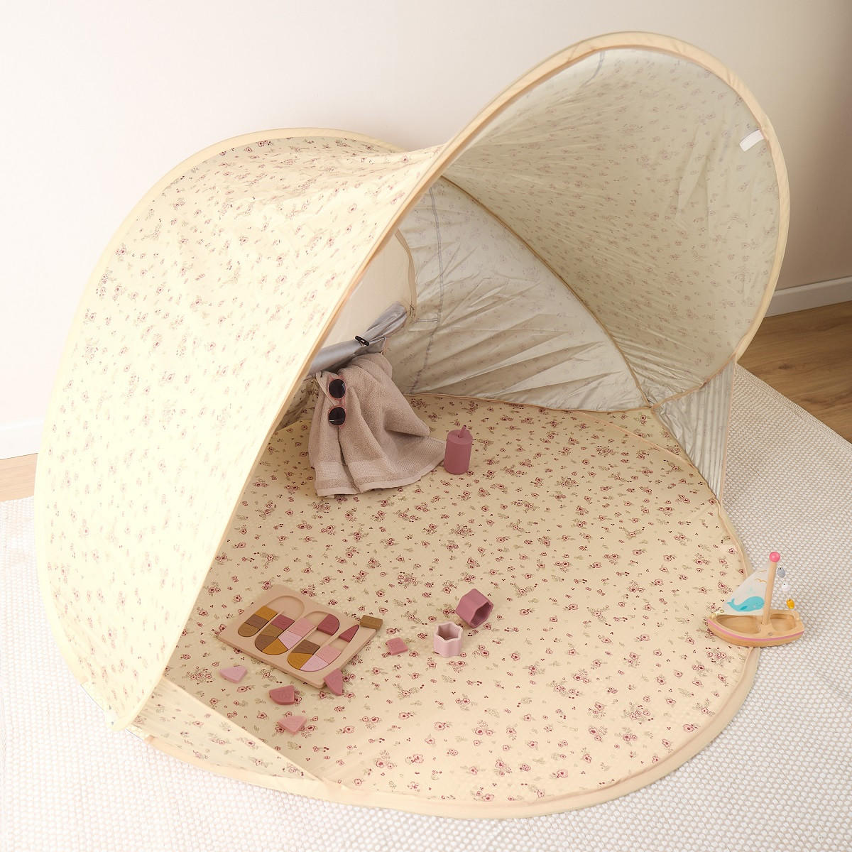 STRANDMUSCHEL Pop-up, UV-Schutz 40+ - Creme, Textil (105/146cm) - Bieco Spielwaren