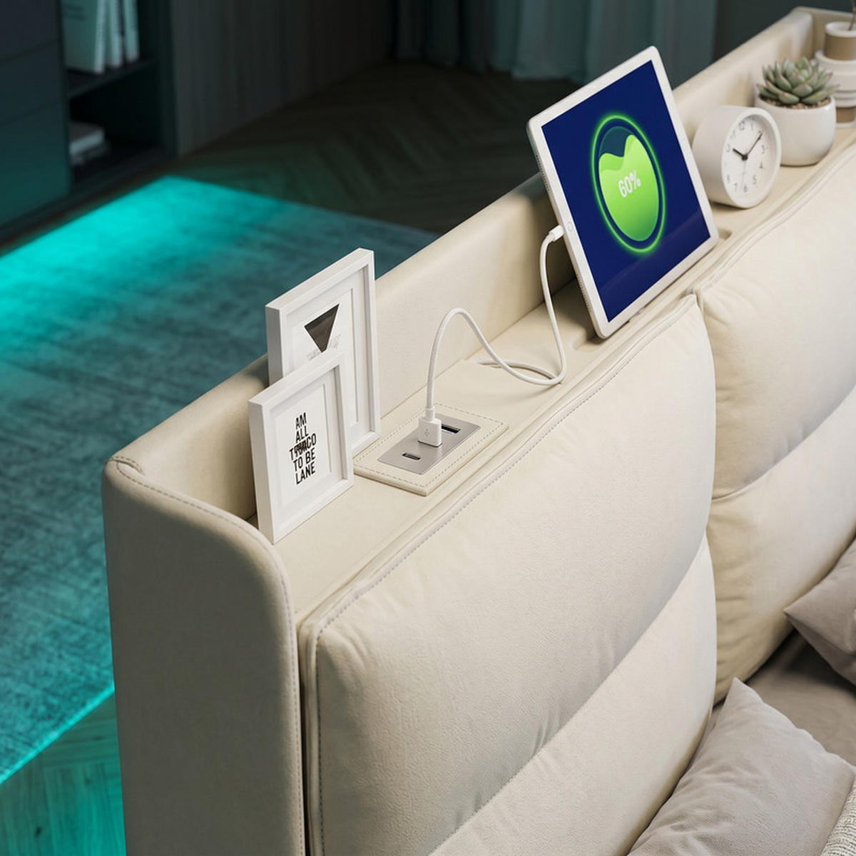 ČALÚNENÁ posteľ 140/200 cm béžová so zamatom, LED a USB - béžová, drevo - SHOPENTRA