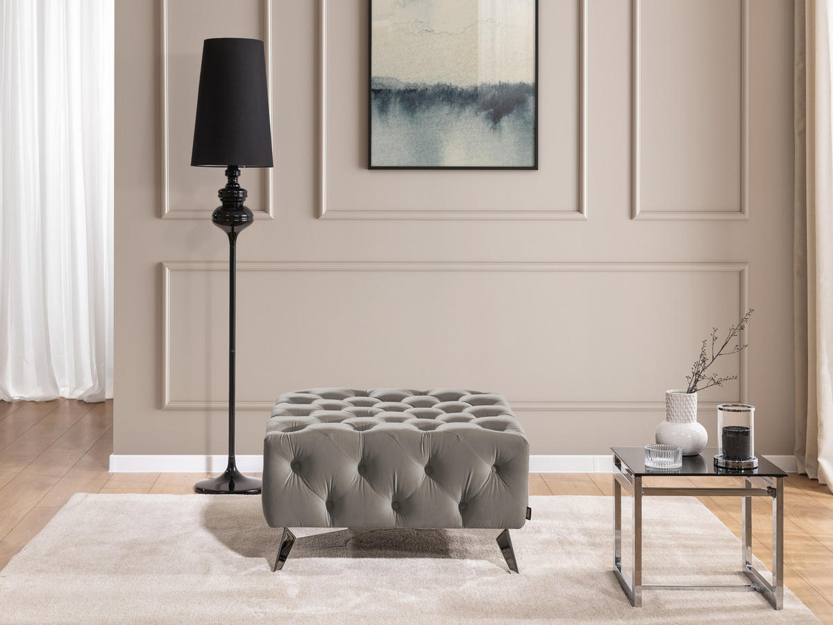 HOCKER Chesterfield Whitby Grau Samt mit silbernen Füßen - Silberfarben/Grau, Holz/Textil (80/45/80cm) - S-Style Möbel