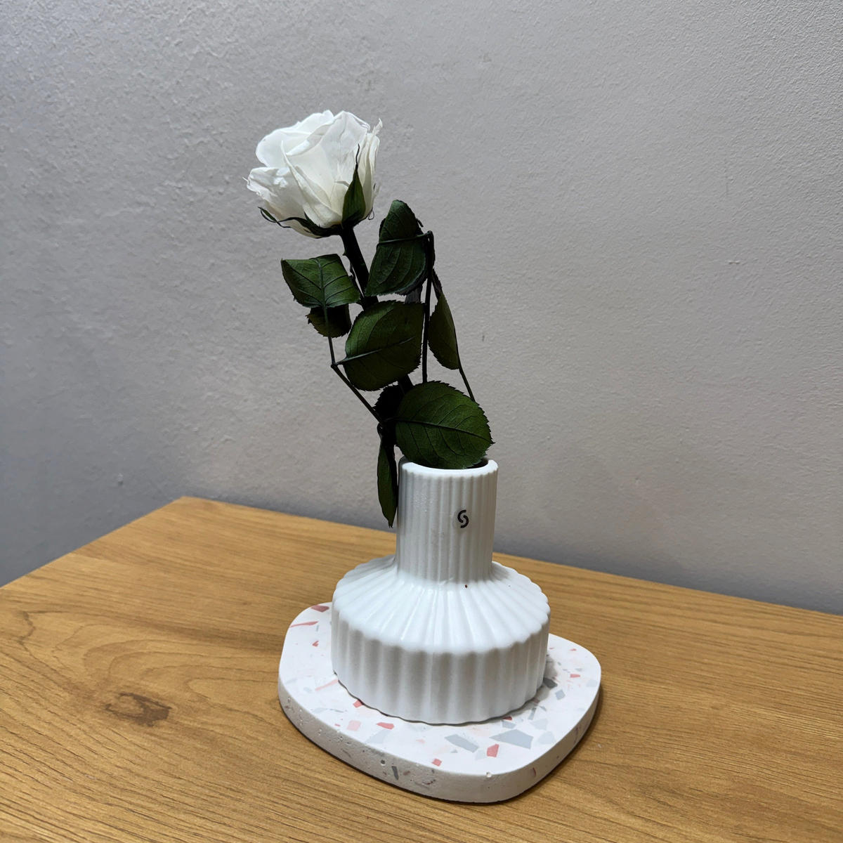 KONSERVIERTE/GEFRIERGETROCKNETE, Rosen: Zeitlose Eleganz für die Ewigkeit - weiß / 30 cm - Weiß, Naturmaterialien (30cm) - Lykke & You