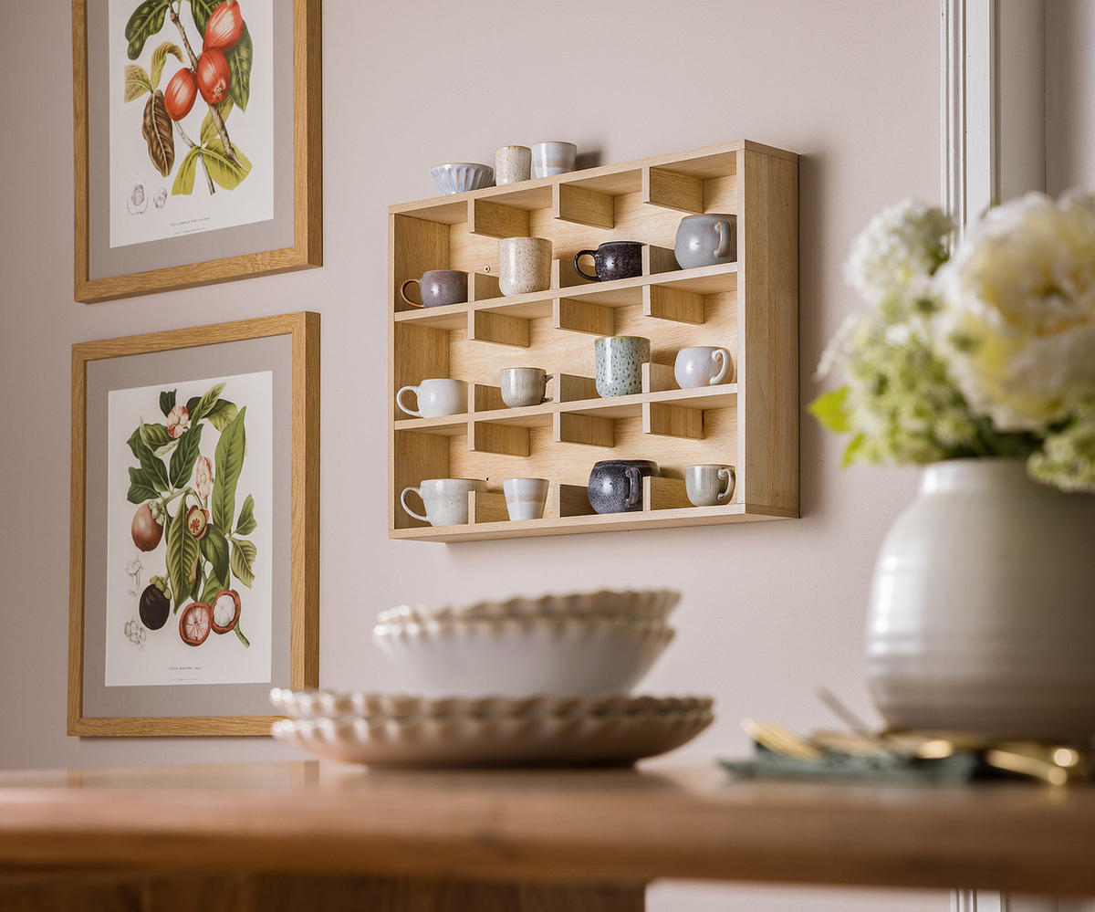 FURNIERTES TASSENREGAL - Tanne - Braun, Holzwerkstoff (63/48/12cm) - home24