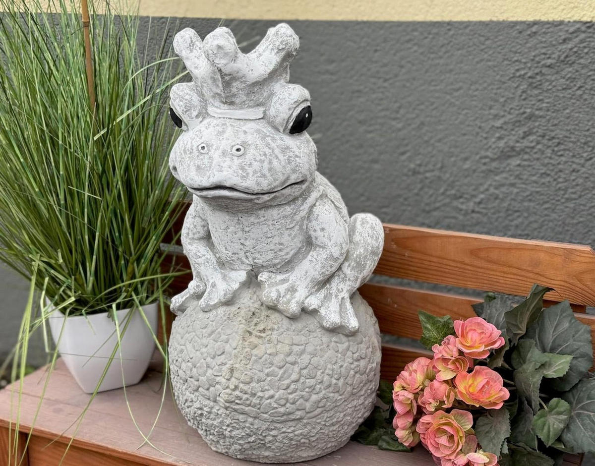 STEINFIGUR Froschkönig, massiver Steinguss, frostsicher - Grau, Stein (26/47/26cm) - stoneandstyle