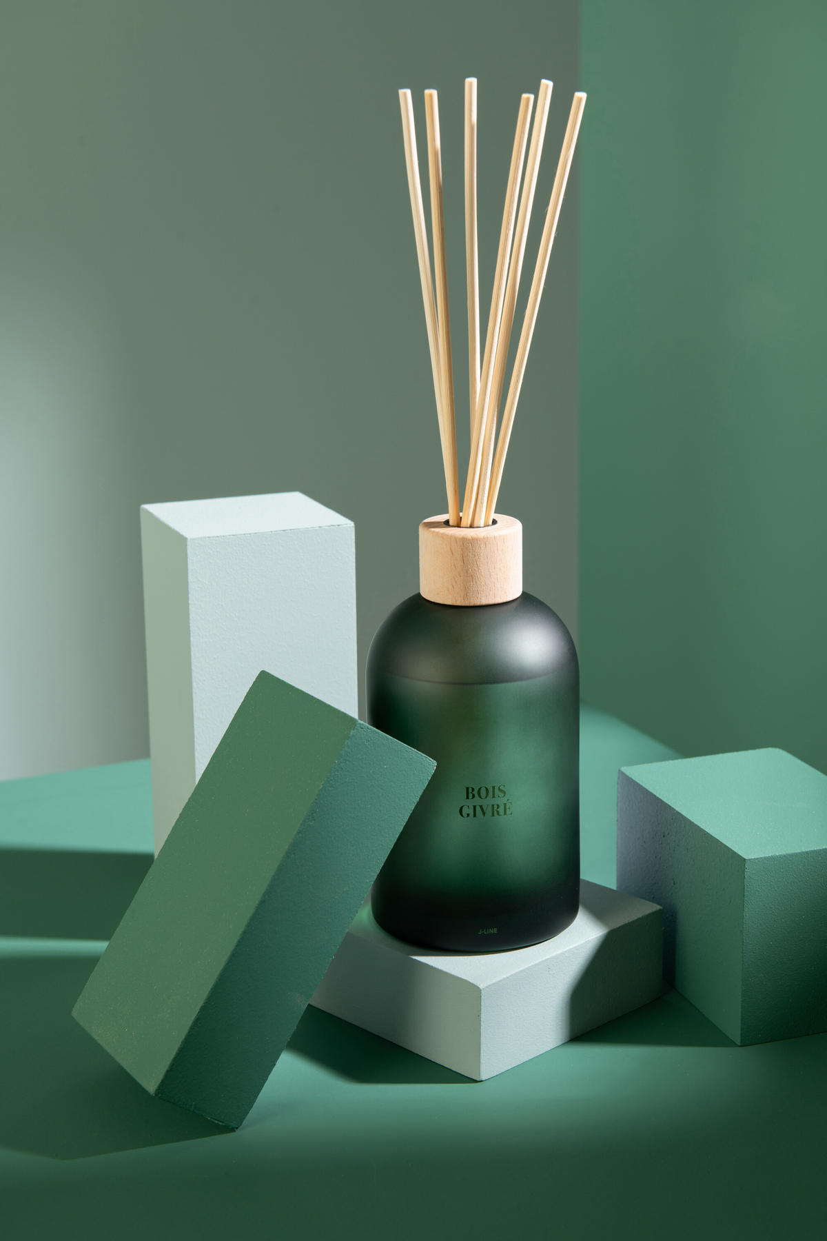 DUFTSPENDER HAUSPARFUM ACCORDS ESSENTIELS - Grün - 550 ml - Grün, Paraffin (9.5/35.5/9.5cm) - J-Line