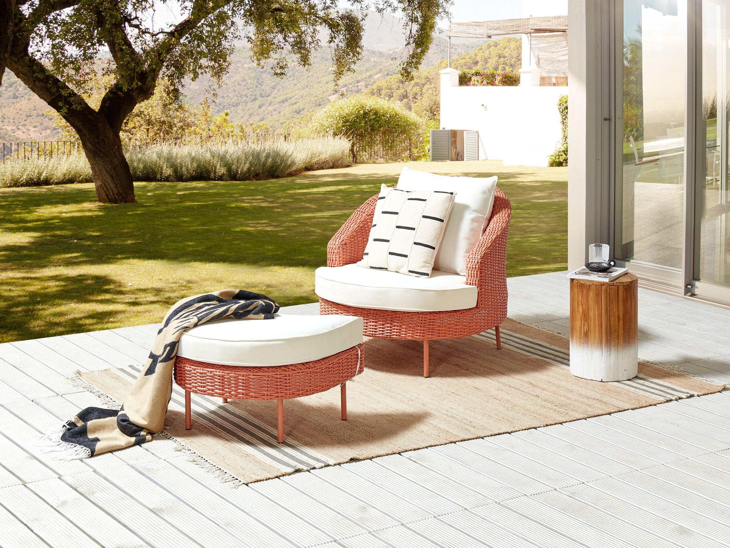 SESSEL mit Ottomane Rattan PE pfirsichrosa Arcille - Rosa, Kunststoff (80/80/151cm) - Beliani
