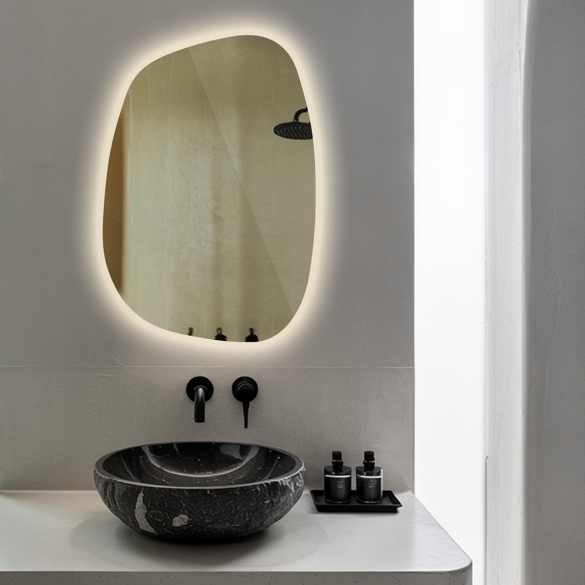 LED SPIEGEL 90,9 x 66 cm Unregelmäßige Form Warmweiß 3000K - Transparent, Glas (90.9/66/0.4cm) - TULUP
