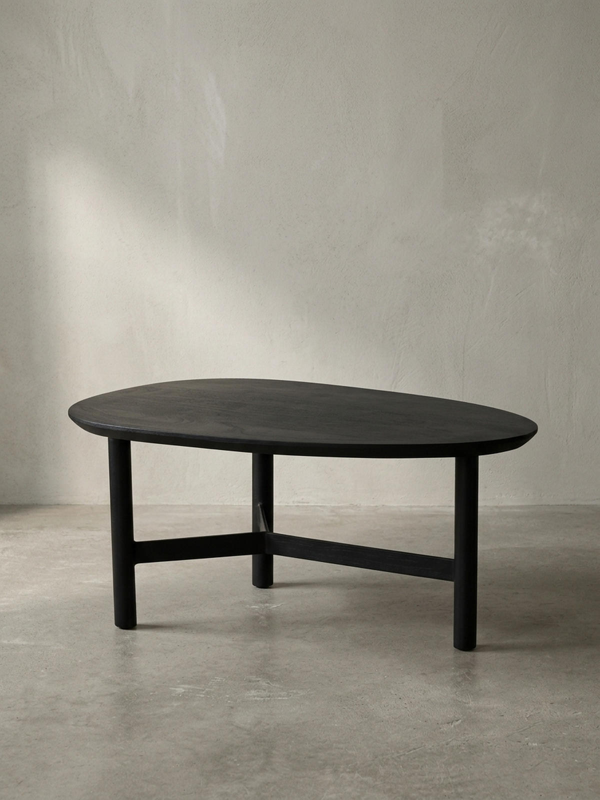 COUCHTISCH Mango Massivholz in Schwarz, Nierenform, 86x50x37 cm - Schwarz, Holz/Metall (50/86/37cm) - KADIMA DESIGN