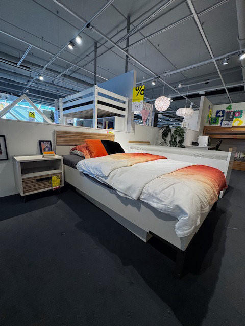 Bett Bravo - Xora
