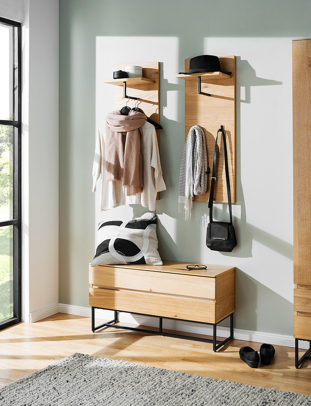 GARDEROBENBANK - Echtholzfurnier / Eisen - - Eichefarben/Schwarz, Holzwerkstoff (90/48/35cm) - home24