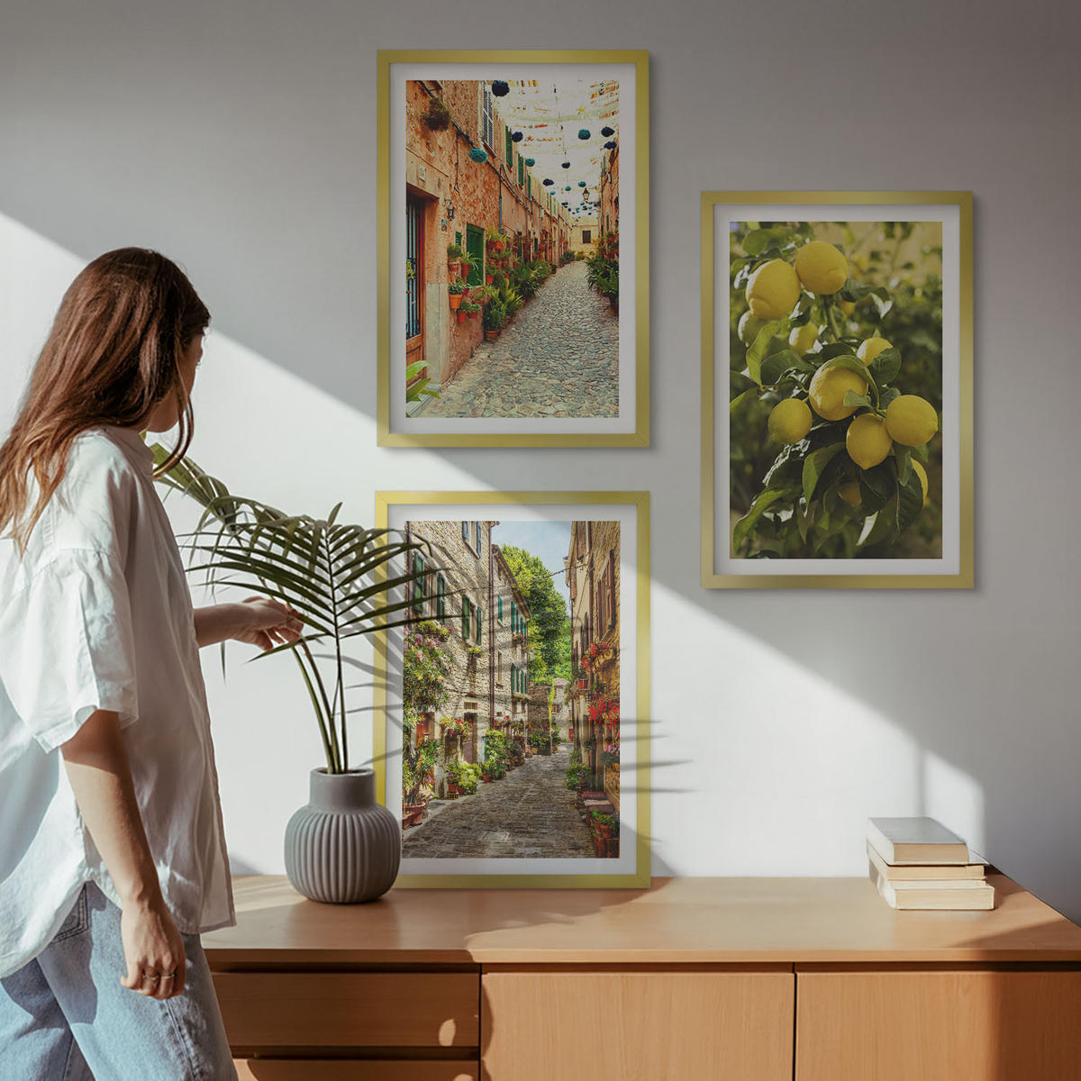 WANDBILDER 3er Set - 40x60 cm Goldrahmen - Straßen mit Zitronenblüten im Hintergrund - Goldfarben, Kunststoff (40/60cm) - ArtPrintCave