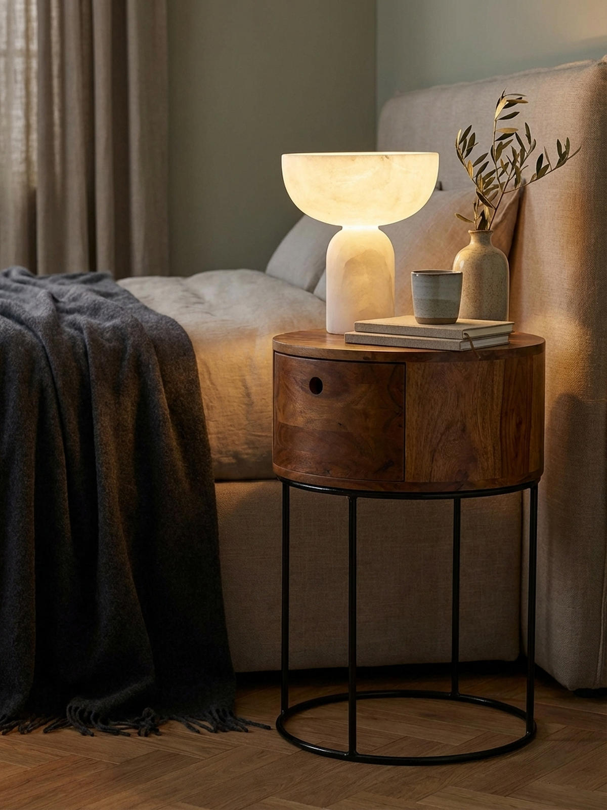 NACHTKONSOLE Massivholz mit Schublade rund Modern Braun - Schwarz/Braun, Holz/Metall (40/60/40cm) - KADIMA DESIGN