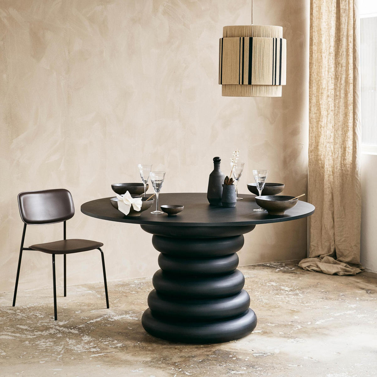 ESSTISCH YALU Schwarz 140x140x77 cm - Schwarz, Holzwerkstoff (140/140/77cm) - FURNLUX