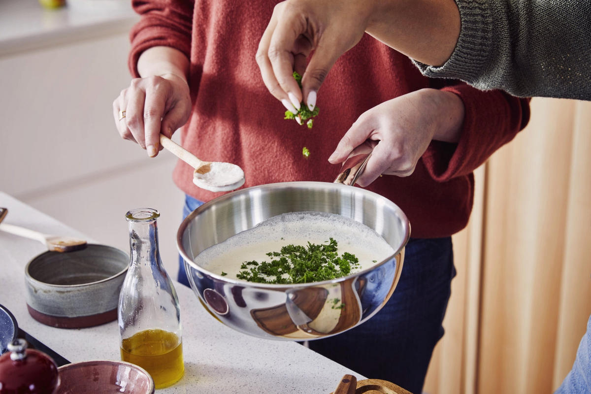 TOPF konische Saucepfanne Maestro 5-Ply ø 24 cm / 3 Liter - geeignet für alle Wärmequellen - Silberfarben, Metall (1/27/11cm)