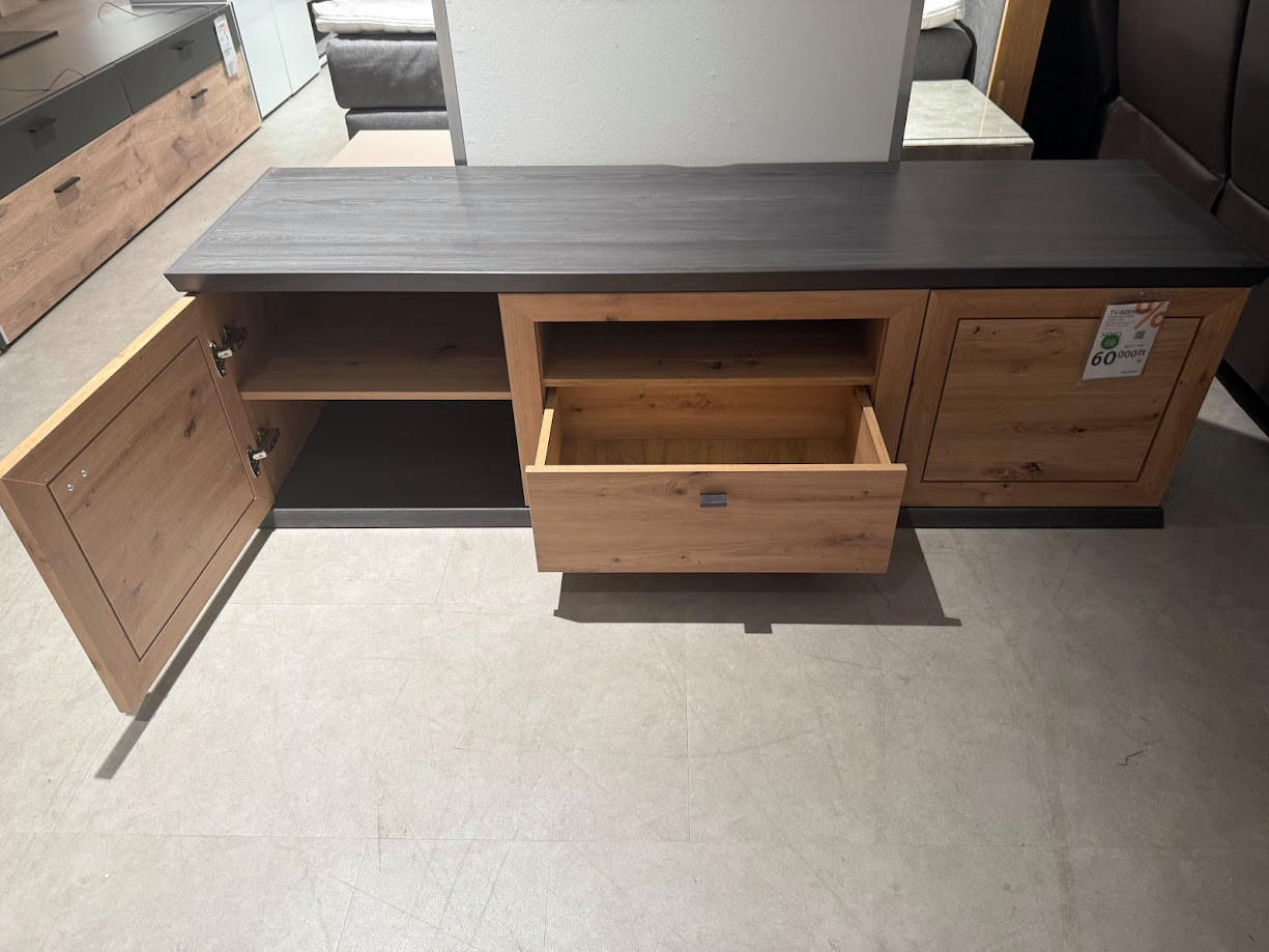 TV-SZEKRÉNY BENTON-BUDAÖRS OUTLET - Xora