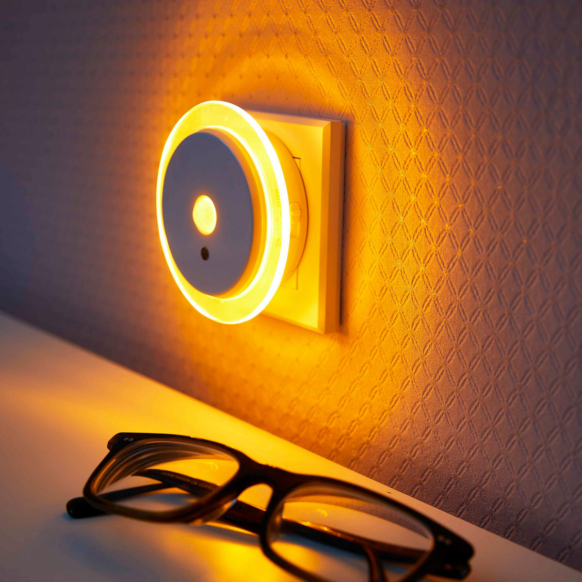 LED-NACHTLICHT - Bernsteinfarben mit Dämmerungssensor und Bewegungsmelder für Innenräume, 4er-Set - Weiß, Kunststoff (6.4/8.5/8.5cm) - Northpoint