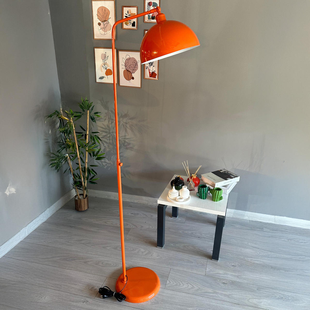 STEHLAMPE Norek aus Metall mit E27, verstellbarer Lampenschirm - Orange, Metall (37/37/169cm) - Bamyum