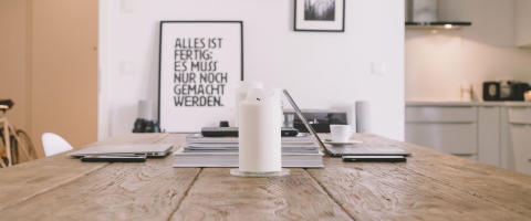 Kerze auf Tisch
