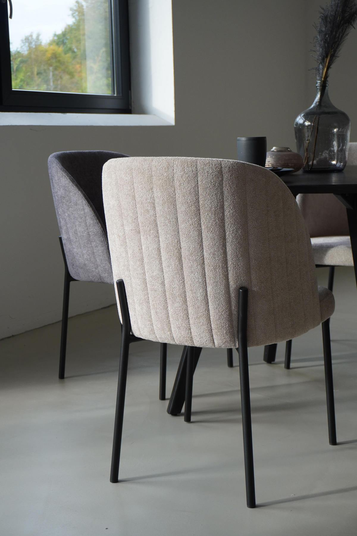 STUHL Kris bouclé beige - Beige/Schwarz, Textil/Metall (53/84/53cm) - INKA furniture