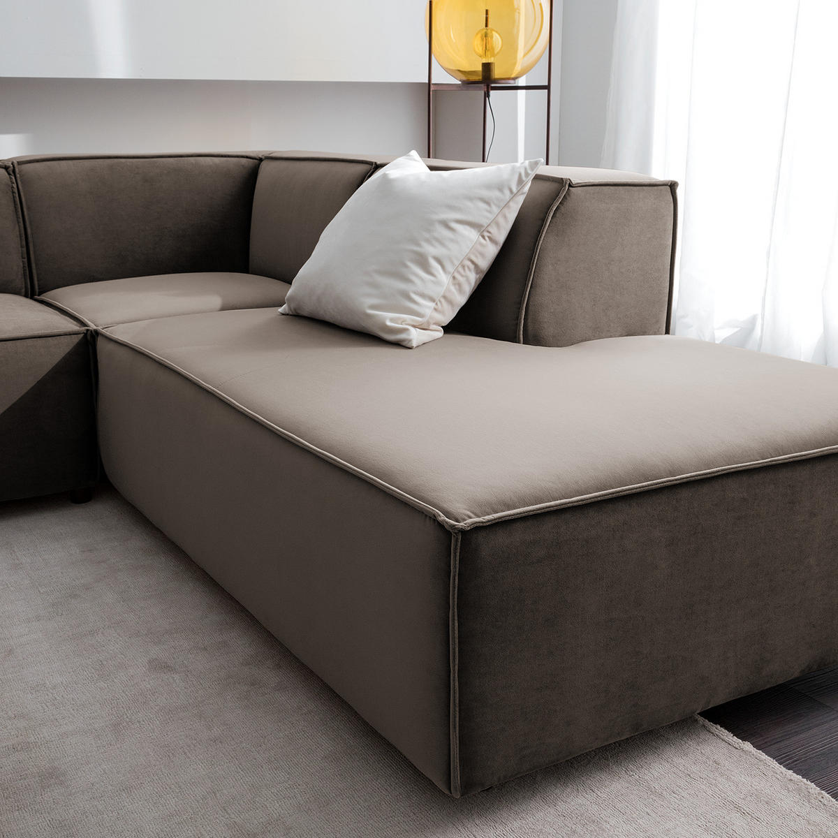 WOHNLANDSCHAFT mit Longchair & Ottomane - Taupe/Schwarz, Kunststoff/Textil (369/70/234cm) - home24