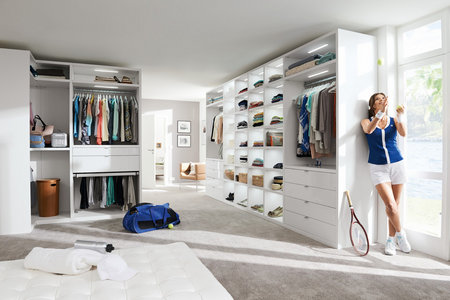Der begehbare Kleiderschrank: Das Stauraumwunder XXXLutz Der begehbare Kleiderschrank: Das Stauraumwunder XXXLutz
