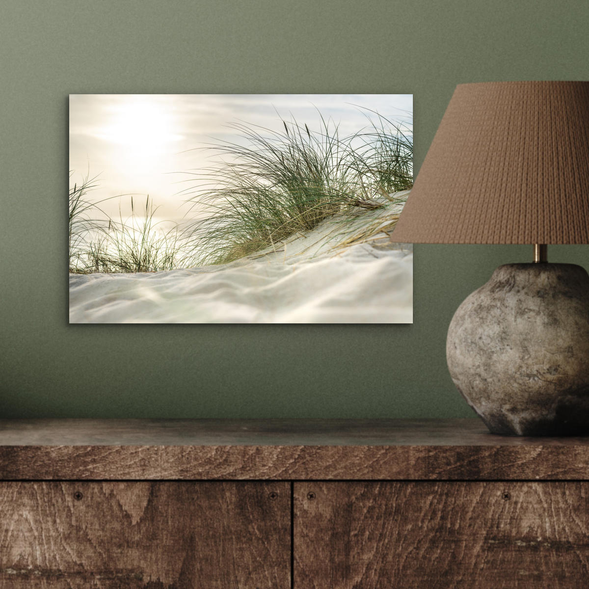 KOVOVÝ OBRAZ Duny s marramovou trávou pod slnkom nemeckého národného parku Schleswig-Holsteinisches Wattenmeer 30x20 cm - krémová, kov (30/20cm) - MuchoWow