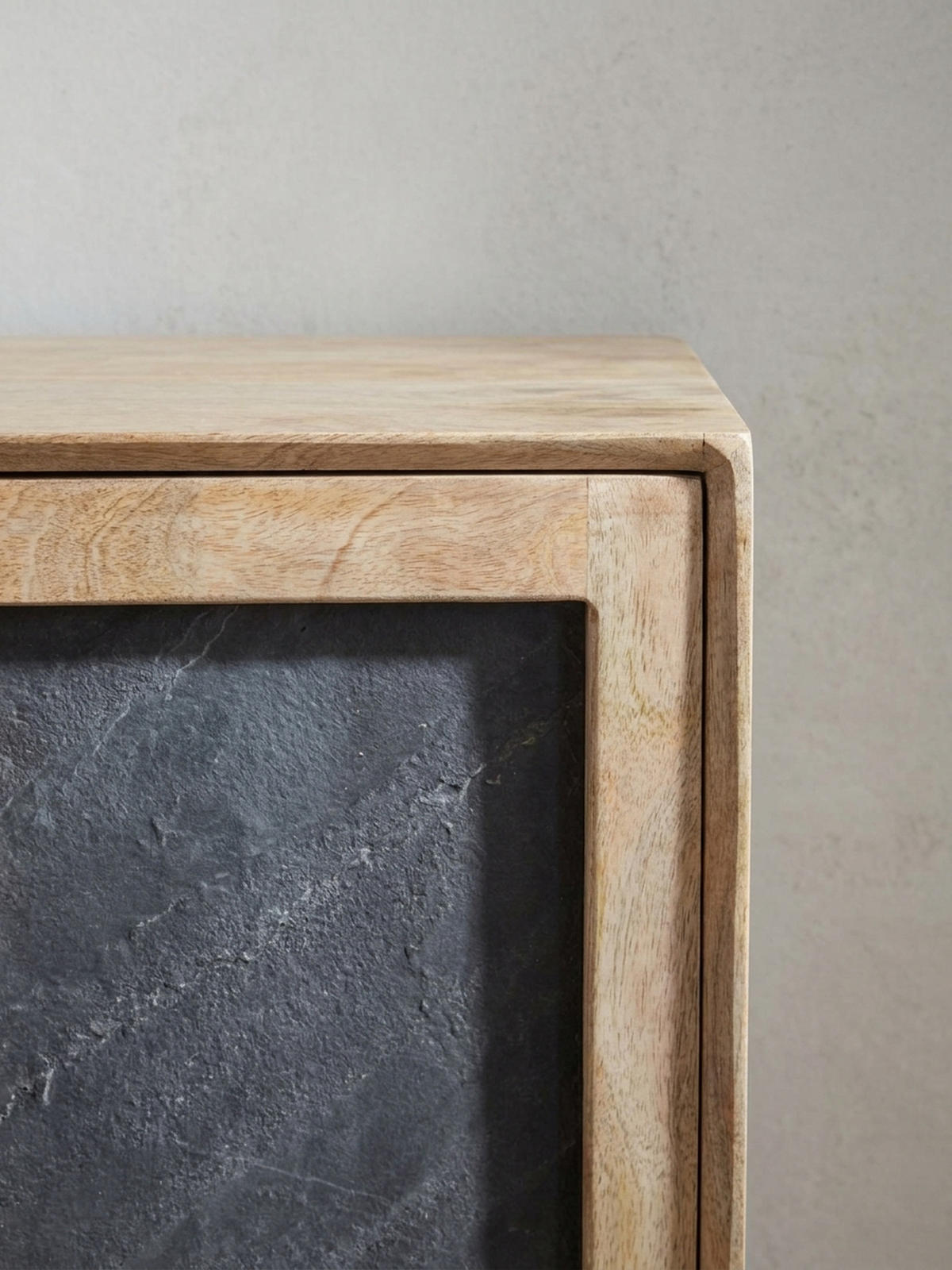 SIDEBOARD – Mangoholz, 80x75x35 cm, mit Stauraum, anthrazitfarbene Türen - Schwarz/Braun, Holz/Metall (80/75/35cm) - KADIMA DESIGN