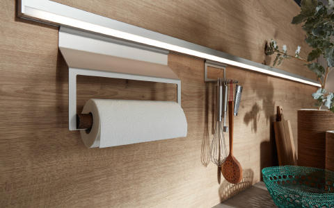 Moderne Küchenleiste, Küchenrollenhalter Planungsbeispiel, Küchenrückwand Holz