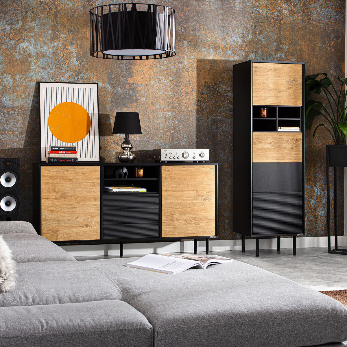 VITRINENSCHRÄNK LOFTY Außenseiteneinlage, schwarz / Eiche natur - Eichefarben/Schwarz, Holzwerkstoff (102/174/41cm) - KONSIMO®
