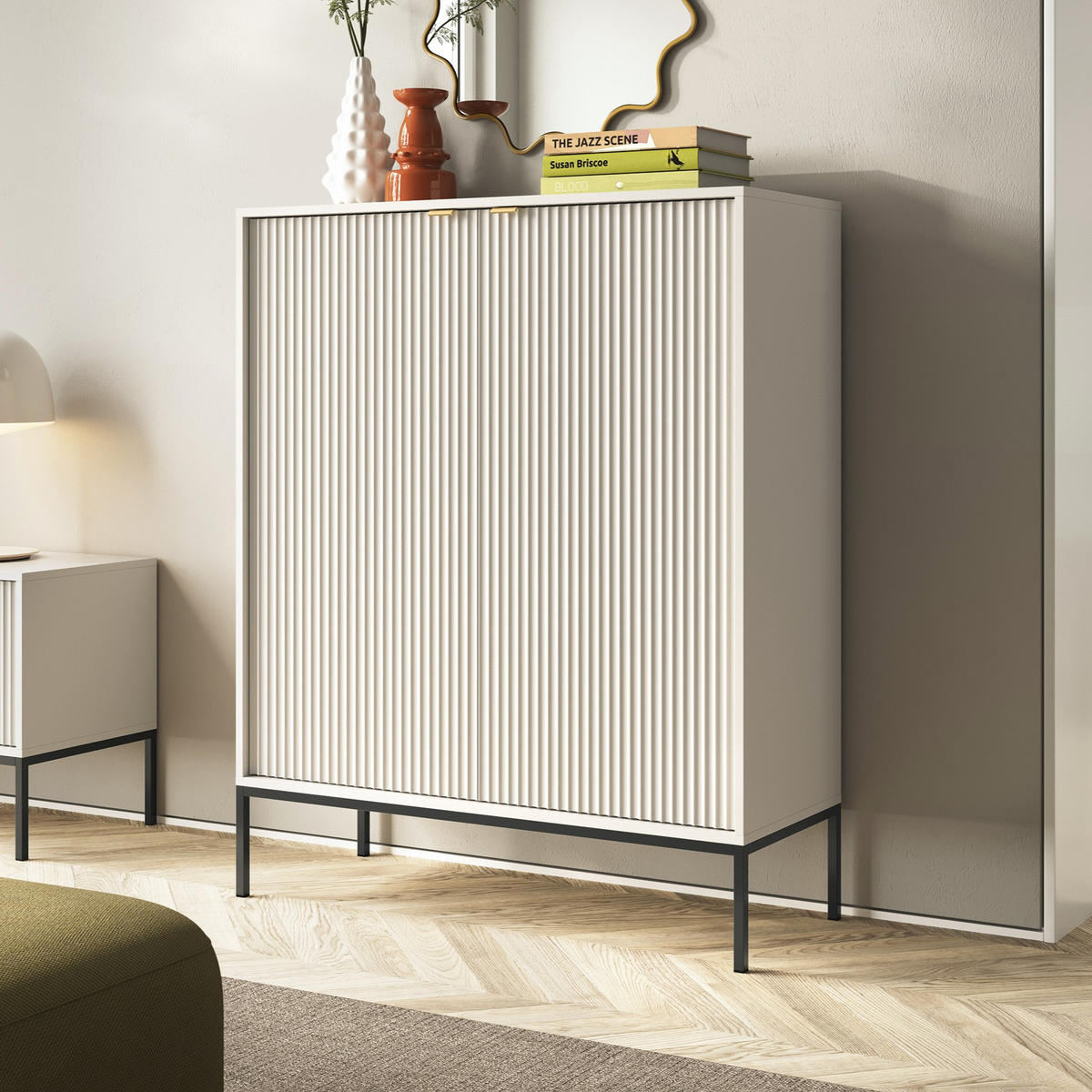MODERNE Geriffelte Hochkommode KIOTO KW2D (Kaschmir, Schwarzes Gestell, Soft-Close Türen) - Kaschmir/Goldfarben, Holz/Holzwerkstoff (104/125/39cm) - Ravio
