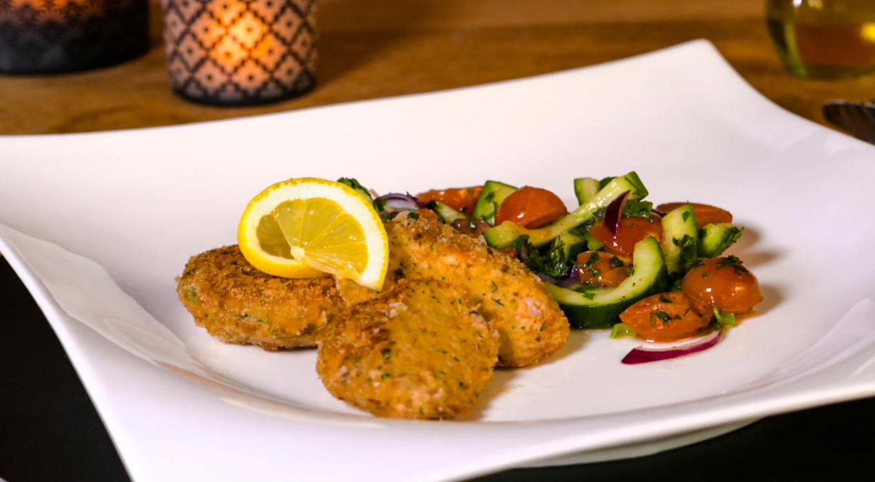 XXXLecker_Lachsfrikadellen-mit-Gurkengemuese