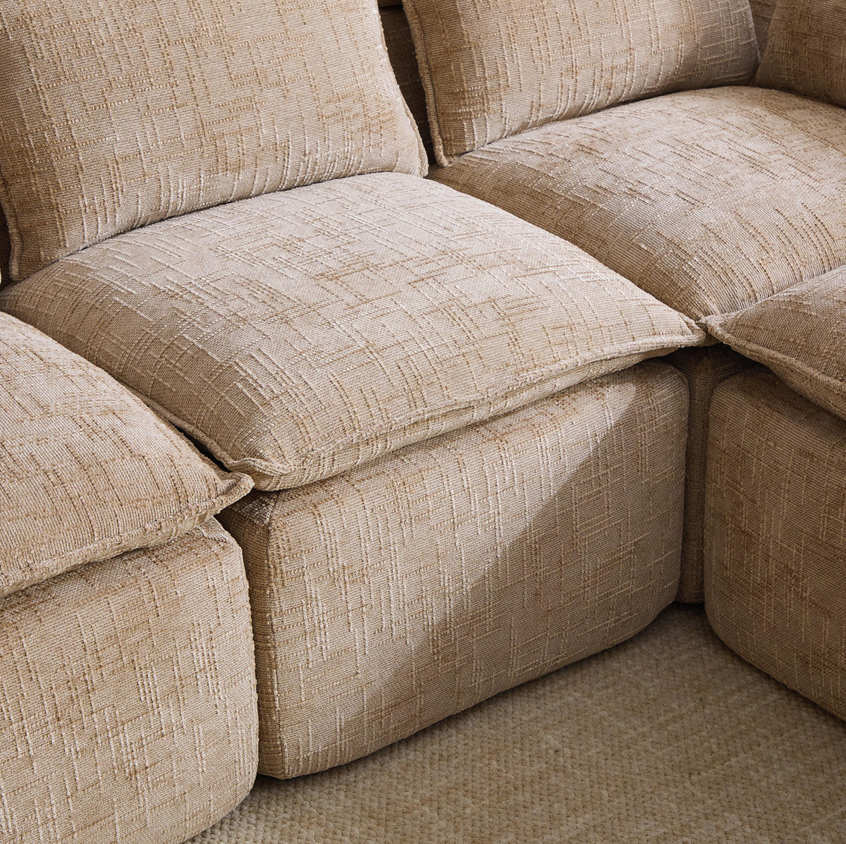 ECKSOFA 256/161/75 cm khaki aus Chenille mit Seitentaschen, Kissen und Federkern - Sandfarben, Textil (161/256cm) - OKWISH