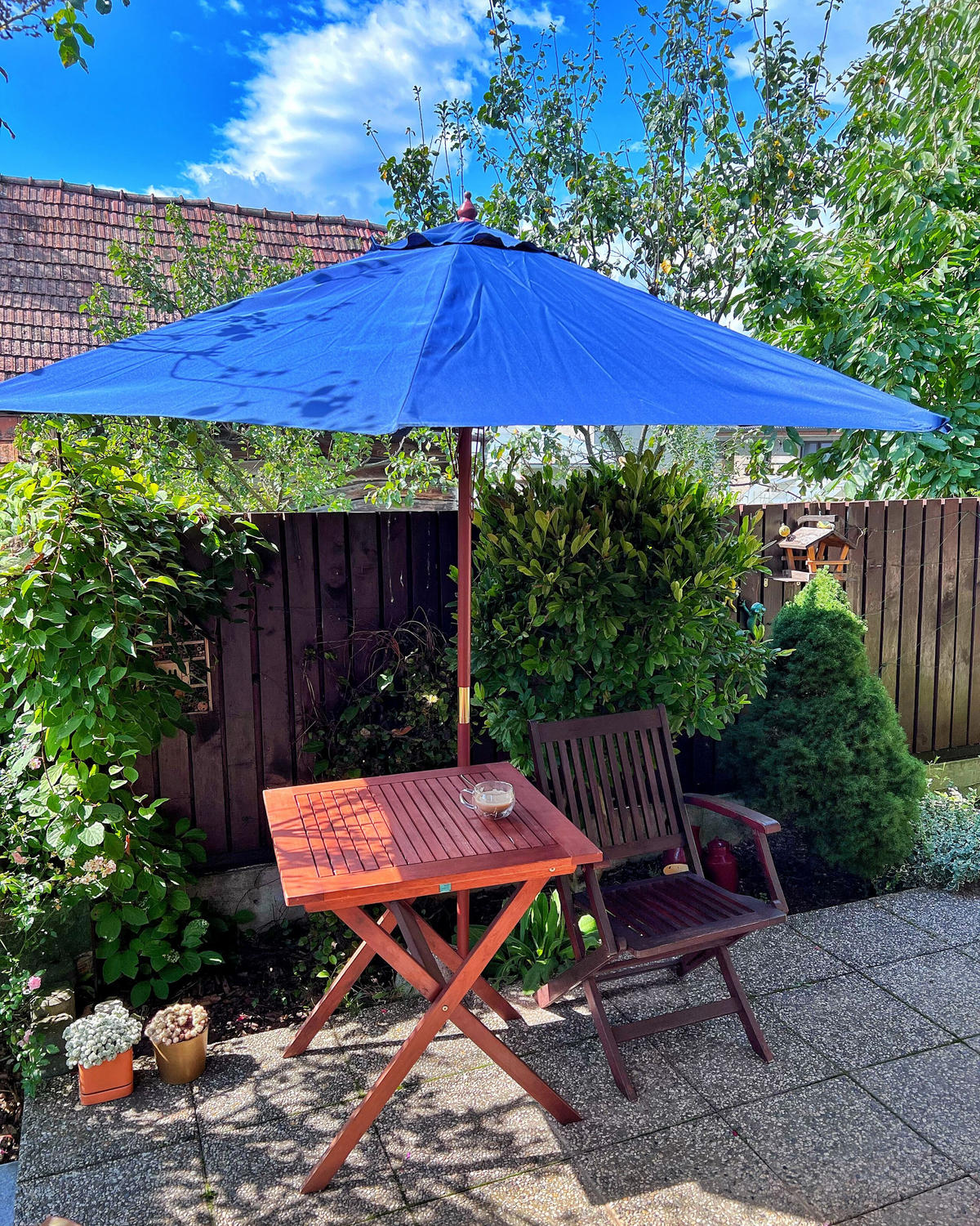 SONNENSCHIRM 270 cm marineblau Toscana - Blau/Dunkelbraun, Textil (270/270cm) - Beliani