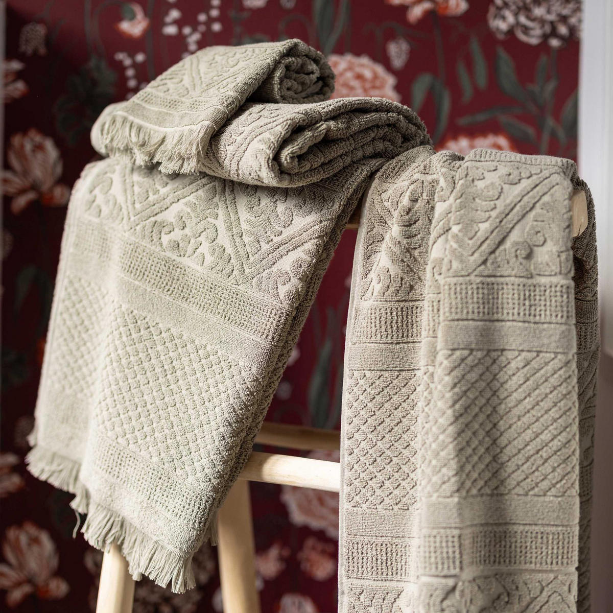 DUSCHHANDTUCH Zoe tindgrün 70 x 140 cm - Grün, Textil (70/140cm) - Vivaraise