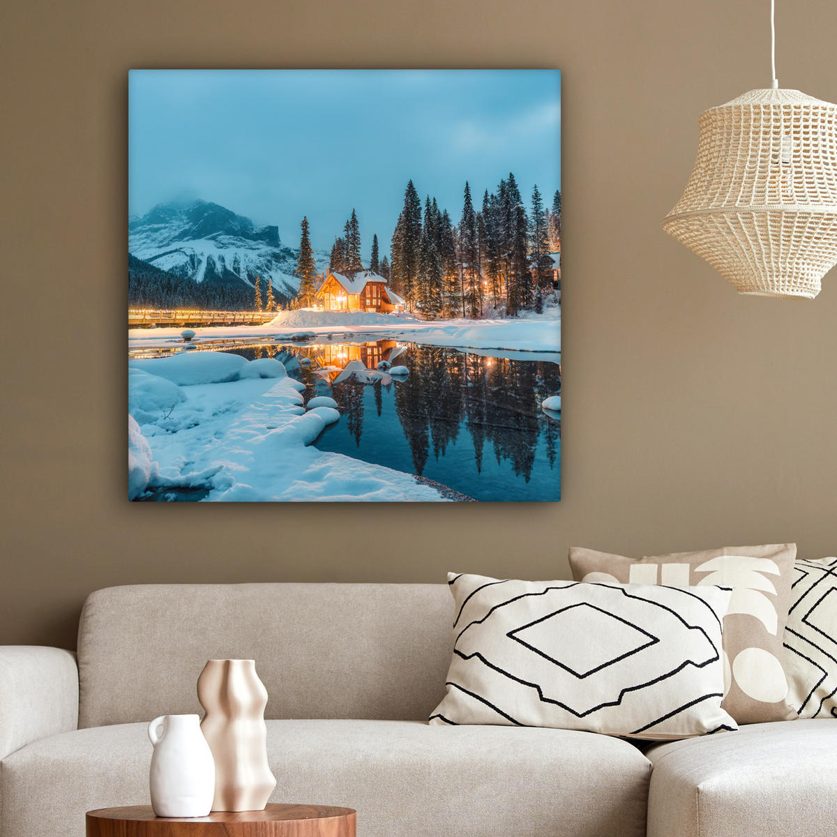 LEINWANDBILD Winterlandschaft - Natur - Haus - Berge - Schnee 90x90 cm - Hellblau, Textil (90/90cm) - MuchoWow