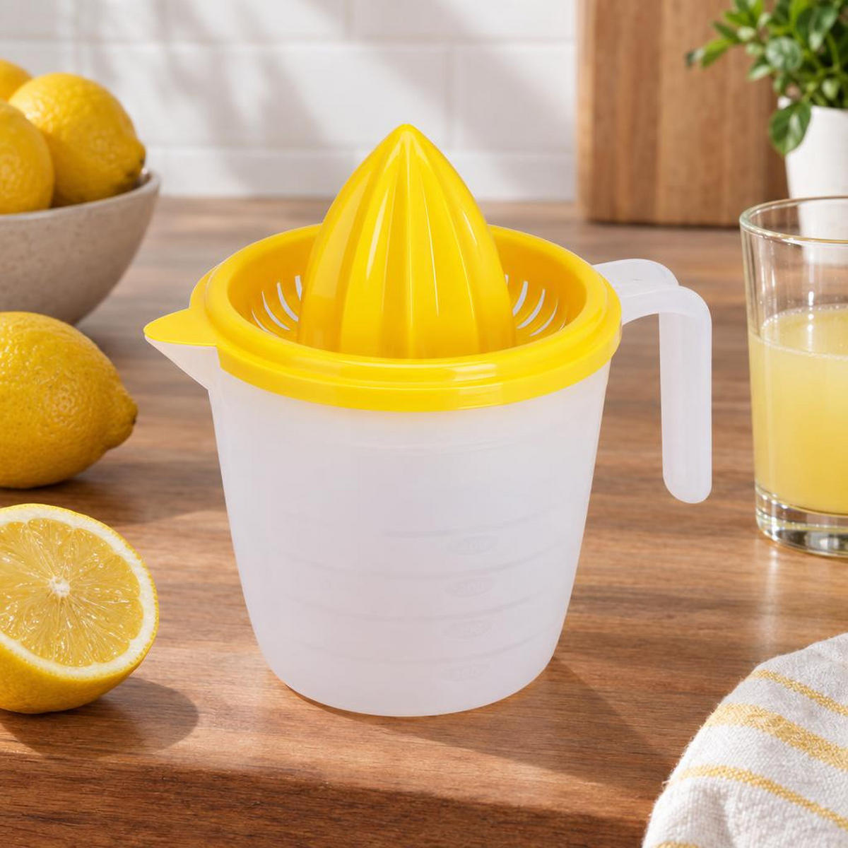 ZITRONENPRESSE mit großem Behälter 600 ml 16,5/11,5/15 cm - Gelb, Kunststoff (11.5/15/16.5cm) - Excellent Houseware