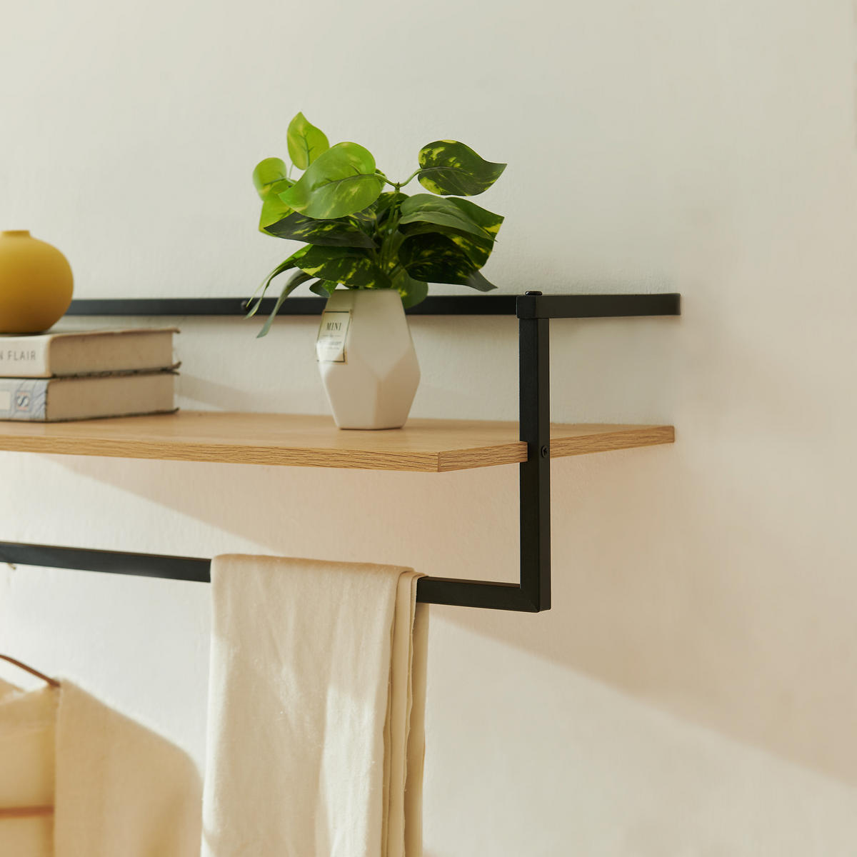 WANDGARDEROBE Evje - Eichefarben/Schwarz, Holzwerkstoff/Metall (30/20/80cm) - [en.casa]