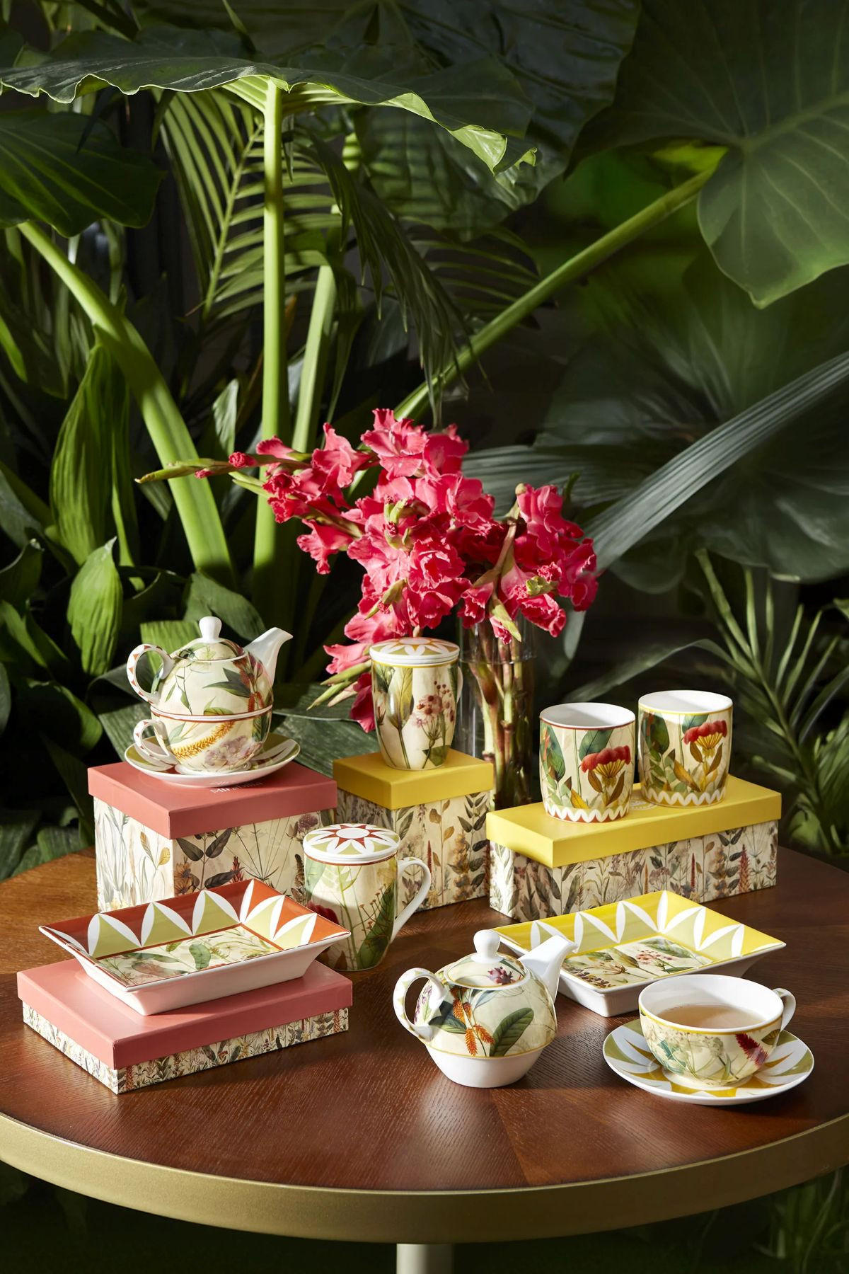 SCHALE/ Porzellanplatte rechteckig MIRABILIA 16 x 20 cm rot - Orange, Keramik (10.6/10.6/18.4cm) - Rose & Tulipani