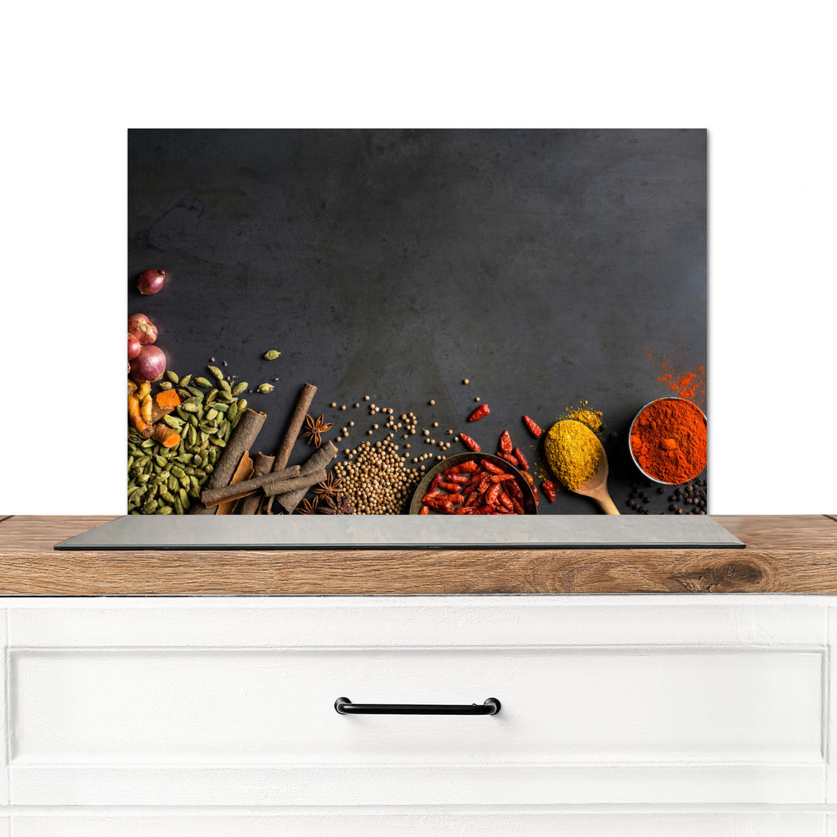 SPRITZSCHUTZ KÜCHE Kräuter - Lebensmittel - Gewürze - Schwarz - Paprika - Zimt 60x40 cm - Currygelb, Metall (60/0.3/40cm) - MuchoWow