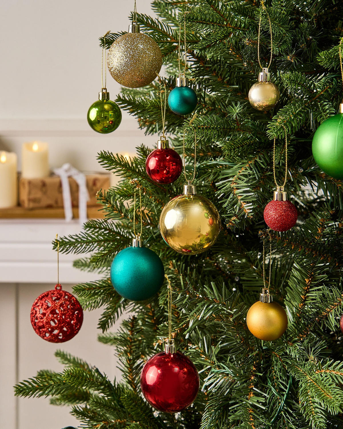 WEIHNACHTSKUGEL 100er Set Bunt Vanern - Goldfarben/Multicolor, Kunststoff (6/7/6cm) - Beliani