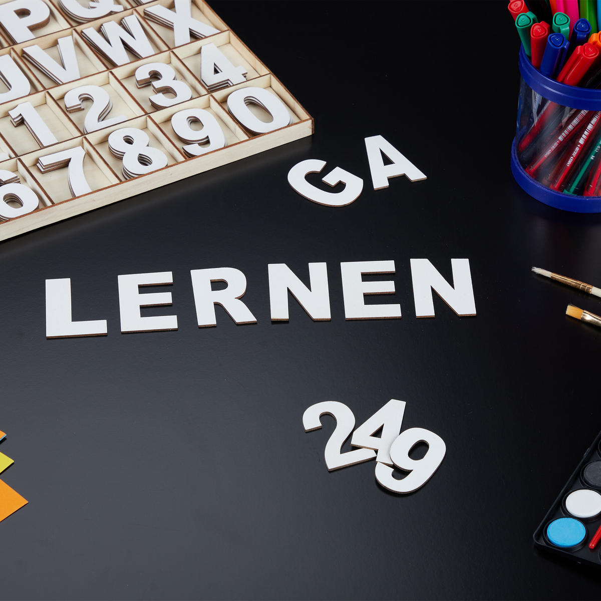 144-tlg.HOLZBUCHSTABEN-SET - Multicolor, Holz (28.5/1.5/34.5cm) - Relaxdays