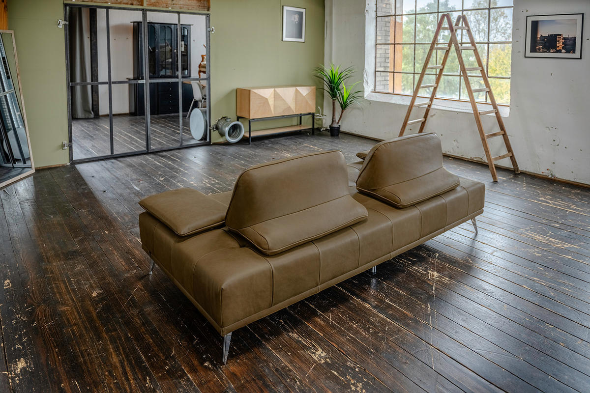 SOFA WIOLO Beige Leder - Beige/Silberfarben, Leder/Metall (240/83/110cm) - KAWOLA